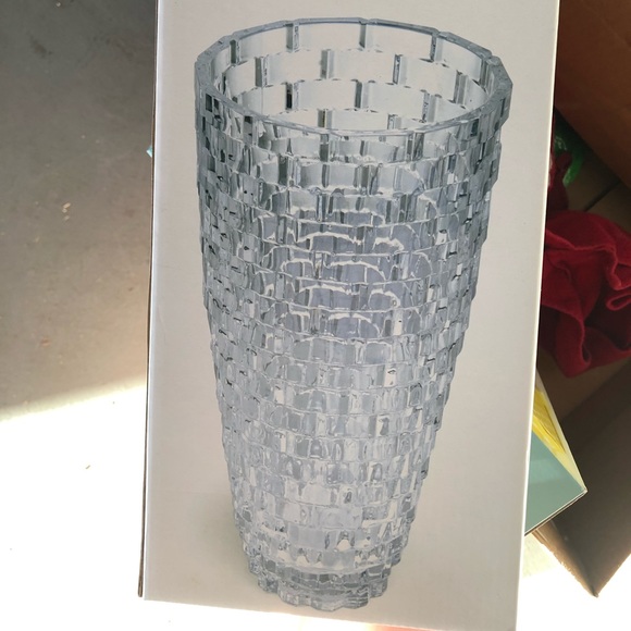 Mikasa Crystal Vase - Picture 1 of 2